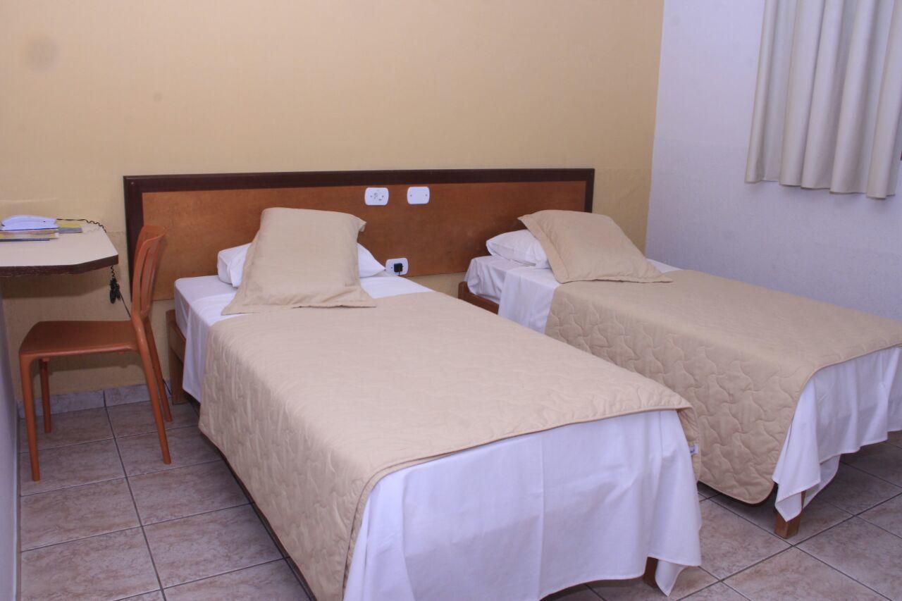 Flip Palace Hotel Buriti Alegre Luaran gambar